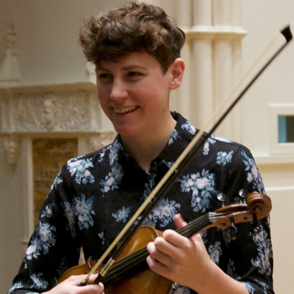 Meet your Posher, Caitlin - Picture 2 of 3